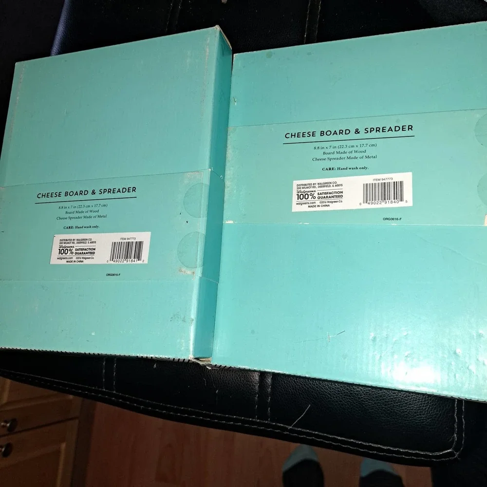 NIB - TWO Fabulous Cheese Boards with Spreaders - Cutting Boards